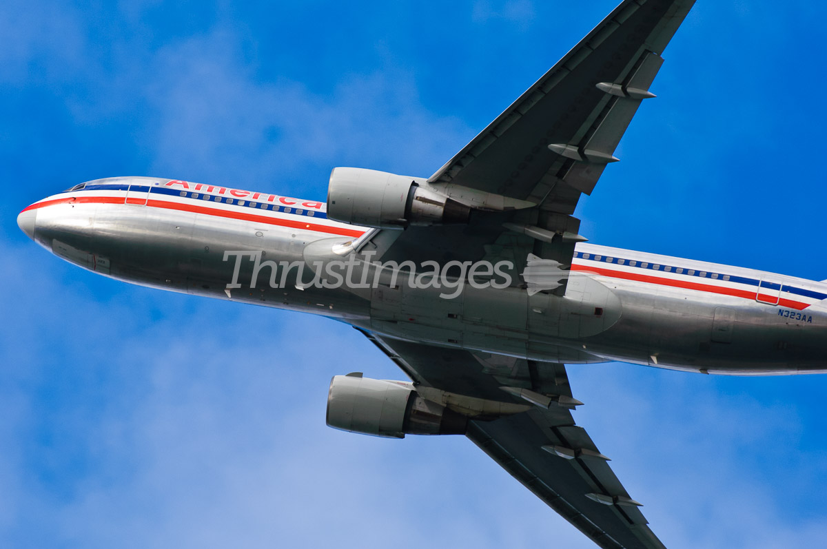 Boeing 767-223/ER N323AA (cn 22324/146)